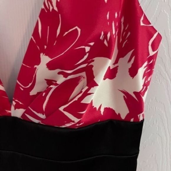 Donna Ricco NY Sleeveless Deep V Cut floral dress. Size 4 - Picture 4 of 10